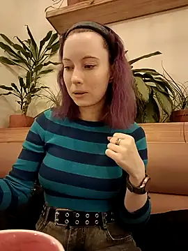 Snapshot of Frost_foxy chatting on 02-10-25, 05:47 Frost foxy online show from 02-10-25, 05:47
