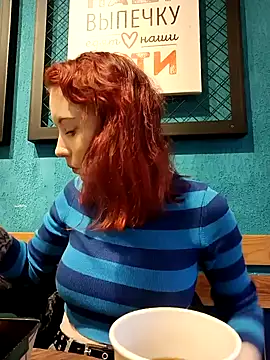 Snapshot of Frost_foxy chatting on 02-28-25, 06:10 Frost foxy online show from 02-28-25, 06:10