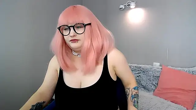 Estheri online show from 03-21-25, 07:22