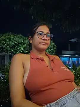 Snapshot of DAELAA chatting on 01-13-25, 02:28 DAELAA online show from 01-13-25, 02:28