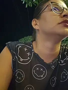 Snapshot of DAELAA chatting on 01-21-25, 01:29 DAELAA online show from 01-21-25, 01:29