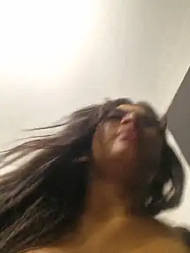 Snapshot of DAELAA chatting on 02-03-25, 01:09 DAELAA online show from 02-03-25, 01:09