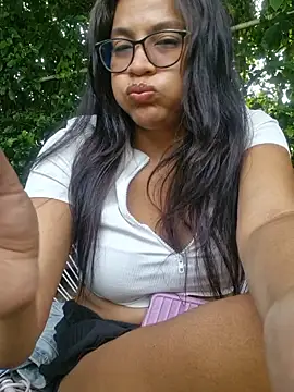 Snapshot of DAELAA chatting on 02-04-25, 09:52 DAELAA online show from 02-04-25, 09:52