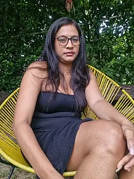 Snapshot of DAELAA chatting on 02-14-25, 10:25 DAELAA online show from 02-14-25, 10:25