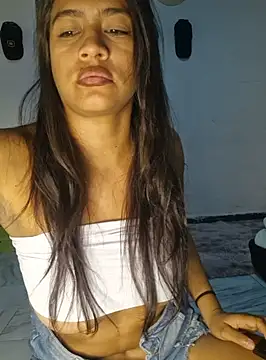 Snapshot of DAELAA chatting on 02-23-25, 03:24 DAELAA online show from 02-23-25, 03:24