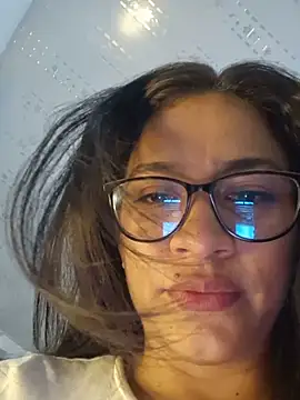 Snapshot of DAELAA chatting on 02-25-25, 12:58 DAELAA online show from 02-25-25, 12:58