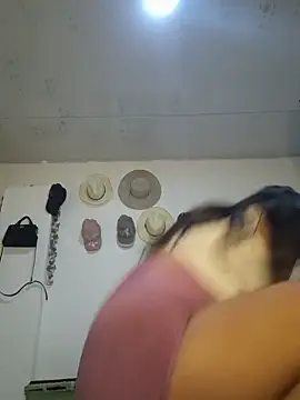 Snapshot of DAELAA chatting on 03-19-25, 12:37 DAELAA online show from 03-19-25, 12:37