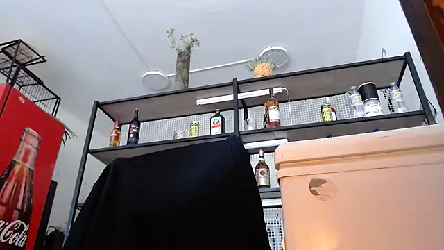 Snapshot of DAELAA chatting on 09-21-25, 07:04 DAELAA online show from 09-21-25, 07:04