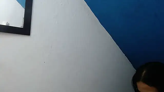 Snapshot of DAELAA chatting on 10-20-25, 10:21 DAELAA online show from 10-20-25, 10:21