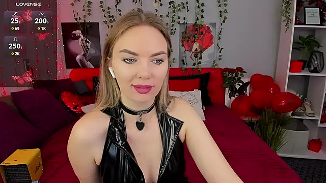 Snapshot of NakedSoulX chatting on 02-18-25, 12:59 NakedSoulX online show from 02-18-25, 12:59