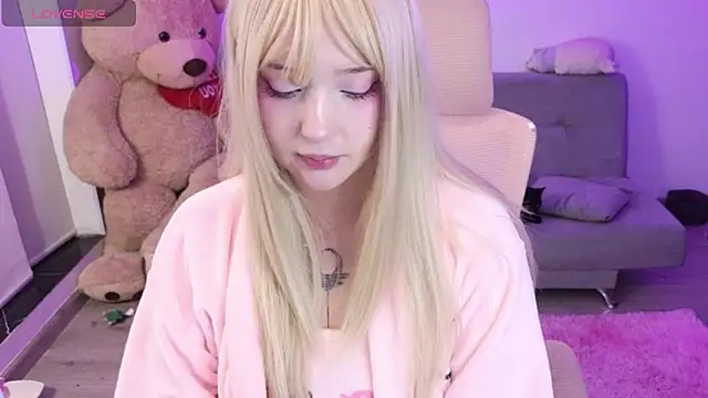 KuroChan420 online show from 05-07-26, 03:12
