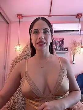Snapshot of Zoe_Bae chatting on 01-17-25, 10:12 Zoe Bae online show from 01-17-25, 10:12