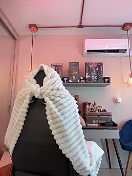 Snapshot of Zoe_Bae chatting on 02-01-25, 04:33 Zoe Bae online show from 02-01-25, 04:33