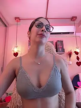 Snapshot of Zoe_Bae chatting on 02-20-25, 12:41 Zoe Bae online show from 02-20-25, 12:41