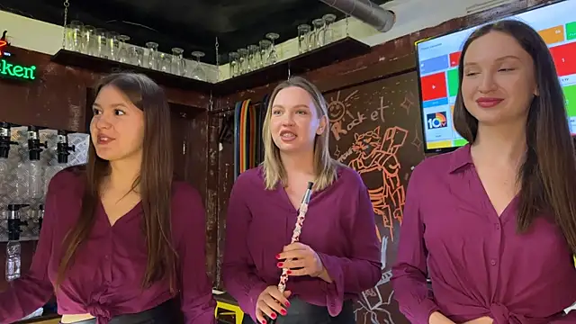 Snapshot of dirtypub chatting on 11-23-25, 01:33 dirtypub online show from 11-23-25, 01:33