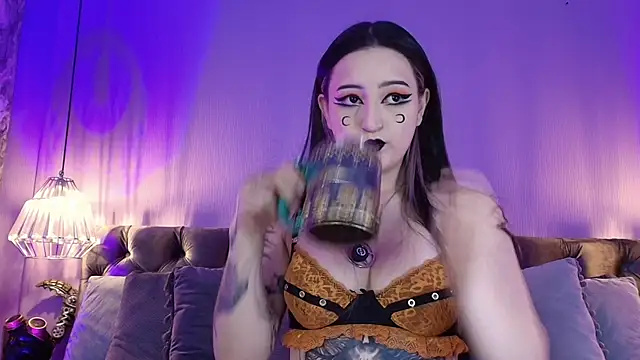 Snapshot of Charlotte_Germanotta_ chatting on 06-10-26, 05:23 Charlotte Germanotta online show from 06-10-26, 05:23