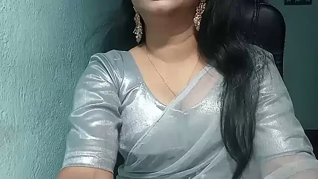 Snapshot of YourModhu chatting on 12-24-24, 05:55 YourModhu online show from 12-24-24, 05:55