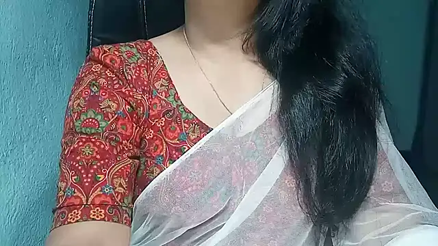 Snapshot of YourModhu chatting on 03-19-25, 06:01 YourModhu online show from 03-19-25, 06:01