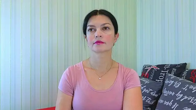 Snapshot of _Lily_ chatting on 12-05-24, 09:06 Lily online show from 12-05-24, 09:06