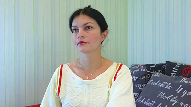 Snapshot of _Lily_ chatting on 12-10-24, 09:01 Lily online show from 12-10-24, 09:01