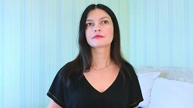 Snapshot of _Lily_ chatting on 01-21-25, 09:24 Lily online show from 01-21-25, 09:24