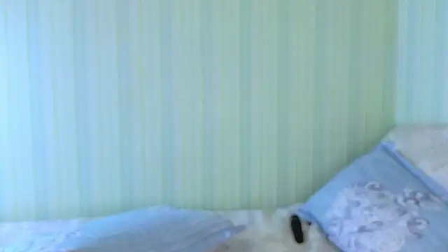 Snapshot of _Lily_ chatting on 01-31-25, 12:40 Lily online show from 01-31-25, 12:40