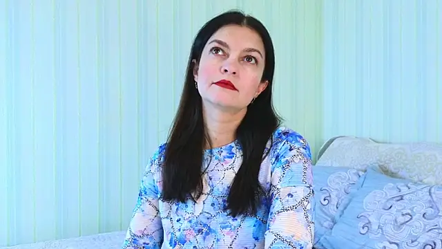 Snapshot of _Lily_ chatting on 02-04-25, 08:13 Lily online show from 02-04-25, 08:13