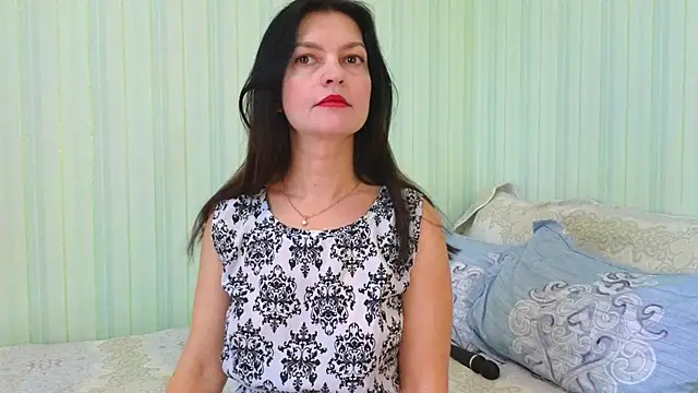 Snapshot of _Lily_ chatting on 02-13-25, 09:30 Lily online show from 02-13-25, 09:30