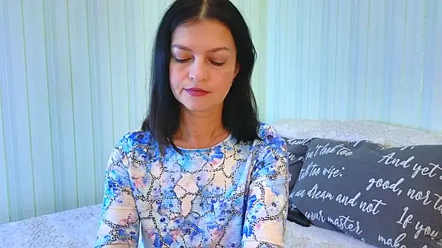 Snapshot of _Lily_ chatting on 09-29-25, 08:30 Lily online show from 09-29-25, 08:30