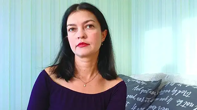 Snapshot of _Lily_ chatting on 11-07-25, 06:24 Lily online show from 11-07-25, 06:24