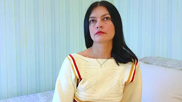 Snapshot of _Lily_ chatting on 12-03-25, 08:12 Lily online show from 12-03-25, 08:12