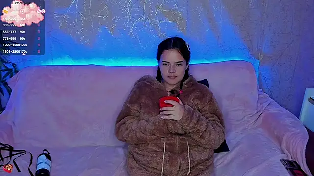 Snapshot of Shyfantasies chatting on 02-23-25, 07:22 Shyfantasies online show from 02-23-25, 07:22