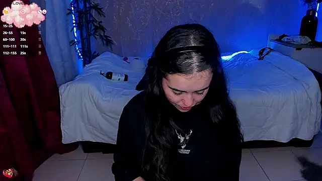 Snapshot of Shyfantasies chatting on 03-21-25, 12:40 Shyfantasies online show from 03-21-25, 12:40