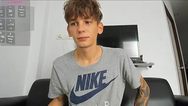 Snapshot of MiracleCam chatting on 03-05-26, 02:40 MiracleCam online show from 03-05-26, 02:40