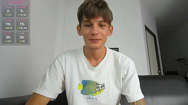 Snapshot of MiracleCam chatting on 03-08-26, 07:45 MiracleCam online show from 03-08-26, 07:45