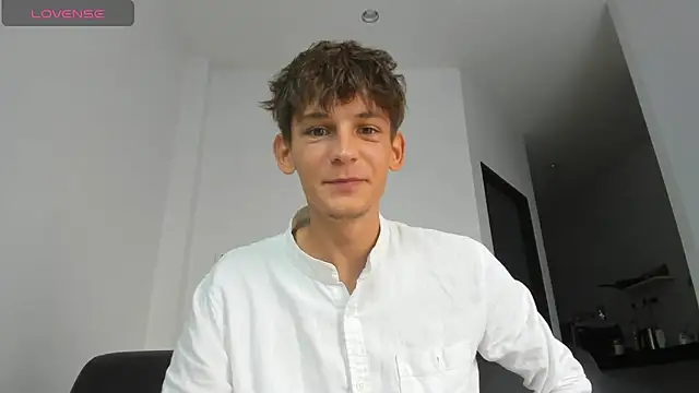 Snapshot of MiracleCam chatting on 03-11-26, 08:09 MiracleCam online show from 03-11-26, 08:09