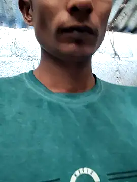 Snapshot of hq9870a chatting on 11-11-25, 04:01 hq9870a online show from 11-11-25, 04:01