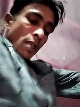 Snapshot of hq9870a chatting on 02-08-26, 04:32 hq9870a online show from 02-08-26, 04:32