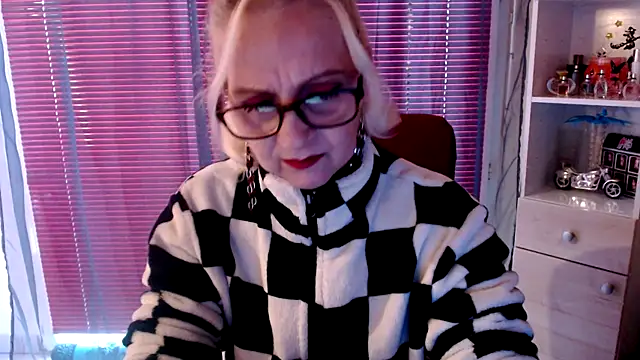 Snapshot of Ala-N-Dala chatting on 12-04-24, 09:51 Ala-N-Dala online show from 12-04-24, 09:51