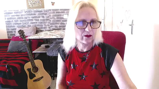 Snapshot of Ala-N-Dala chatting on 03-06-25, 01:35 Ala-N-Dala online show from 03-06-25, 01:35