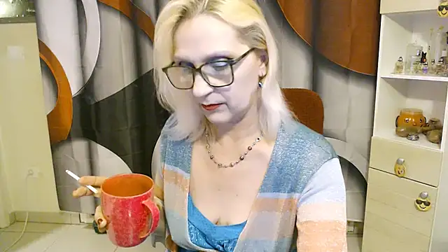 Snapshot of Ala-N-Dala chatting on 11-21-25, 08:46 Ala-N-Dala online show from 11-21-25, 08:46