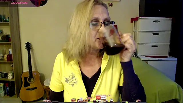 Snapshot of Ala-N-Dala chatting on 01-15-26, 05:45 Ala-N-Dala online show from 01-15-26, 05:45