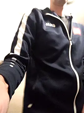 Snapshot of Geiler-boy313 chatting on 12-29-24, 03:46 Geiler-boy313 online show from 12-29-24, 03:46