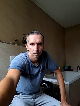 Snapshot of Geiler-boy313 chatting on 10-25-25, 08:33 Geiler-boy313 online show from 10-25-25, 08:33