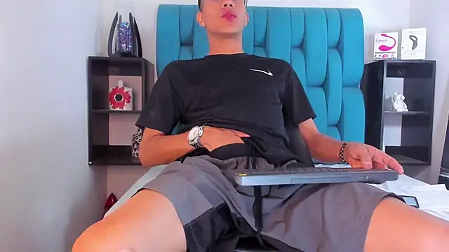 AlanNaughty online show from 01-19-25, 11:01