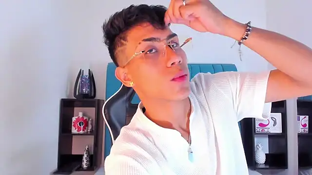 AlanNaughty online show from 01-22-25, 08:59