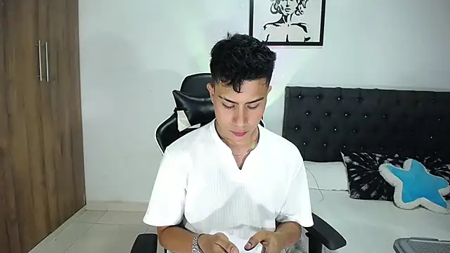 AlanNaughty online show from 10-29-25, 03:20