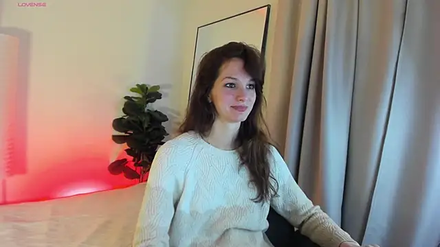 Snapshot of MirandaGlow chatting on 03-20-26, 05:45 MirandaGlow online show from 03-20-26, 05:45