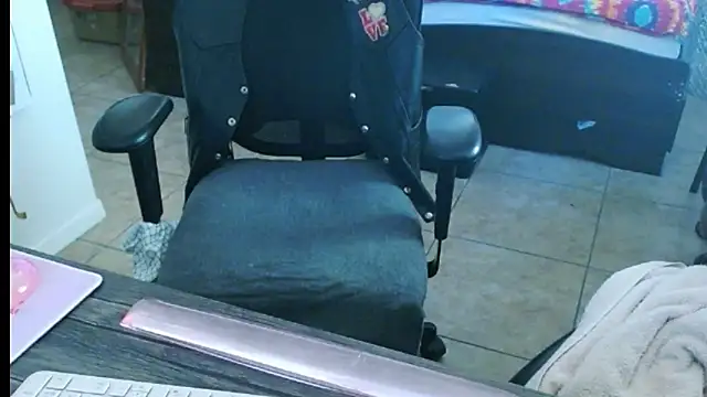 Snapshot of mycock2474u chatting on 02-18-25, 09:42 mycock2474u online show from 02-18-25, 09:42