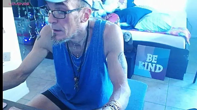 Snapshot of mycock2474u chatting on 03-18-25, 02:26 mycock2474u online show from 03-18-25, 02:26